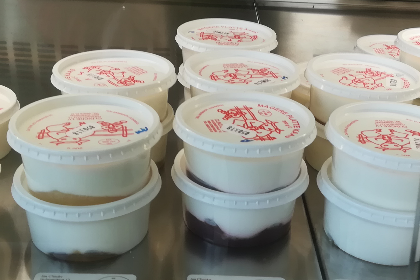 Platte kaas met aardbei 200gr